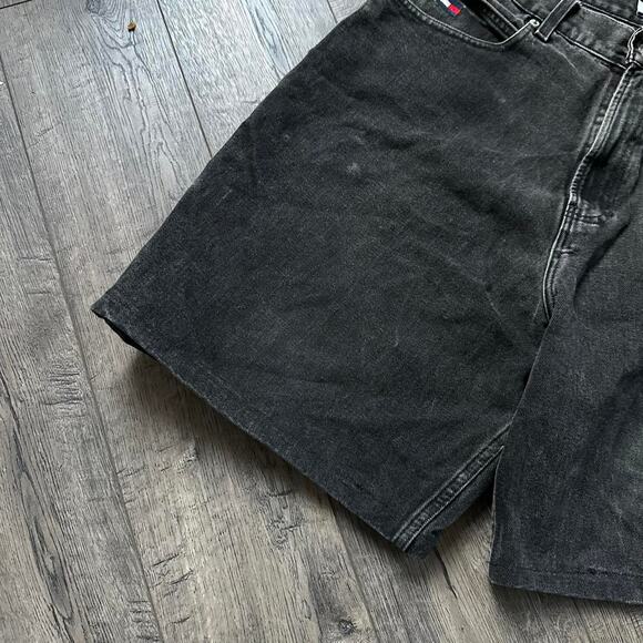 Vintage Y2K Black Faded Tommy Hilfiger Baggy Denim Shorts - Picture 7 of 8
